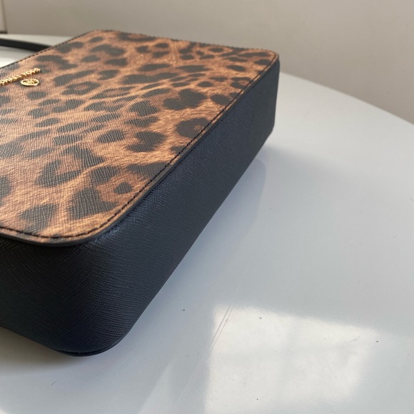 Michael Kors animal print crossbody - Picture 7 of 9